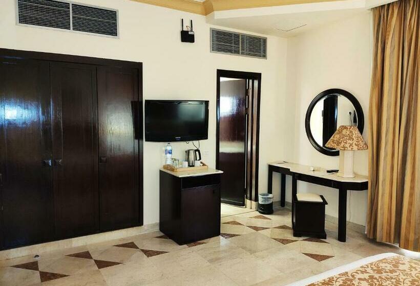 ویلای 3 خوابه با استخر, Continental Hotel Hurghada
