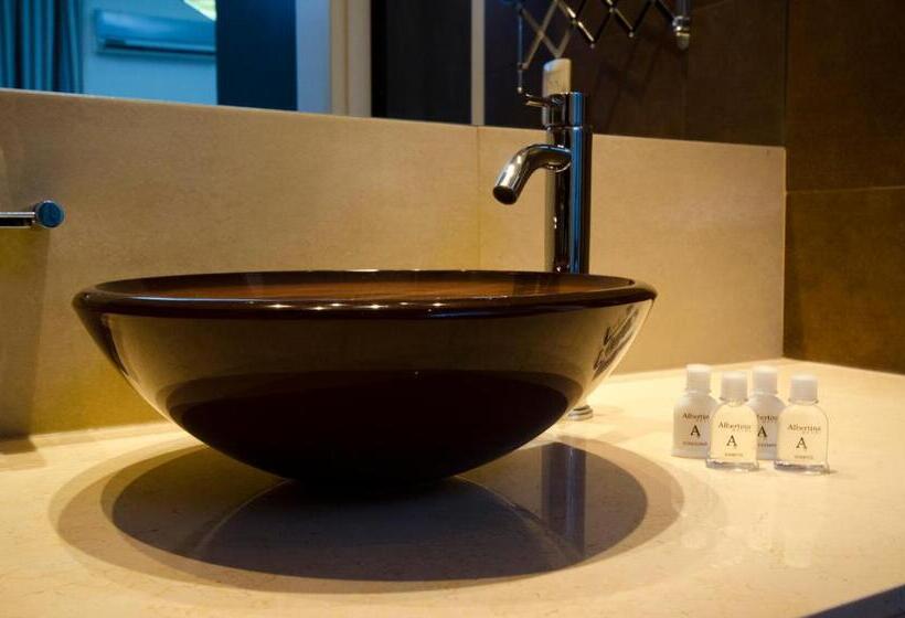 اتاق استاندارد سه نفره, Albertina Boutique