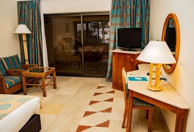 ویلای 3 خوابه با استخر, Continental Hotel Hurghada