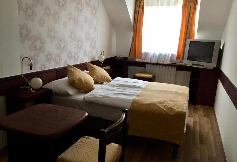 اتاق استاندارد یک نفره, Gloria Budapest City Center