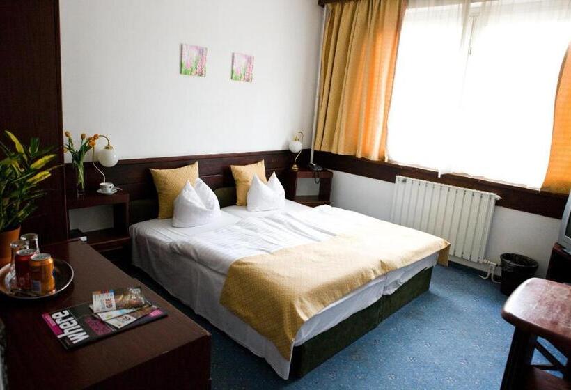 اتاق استاندارد, Gloria Budapest City Center