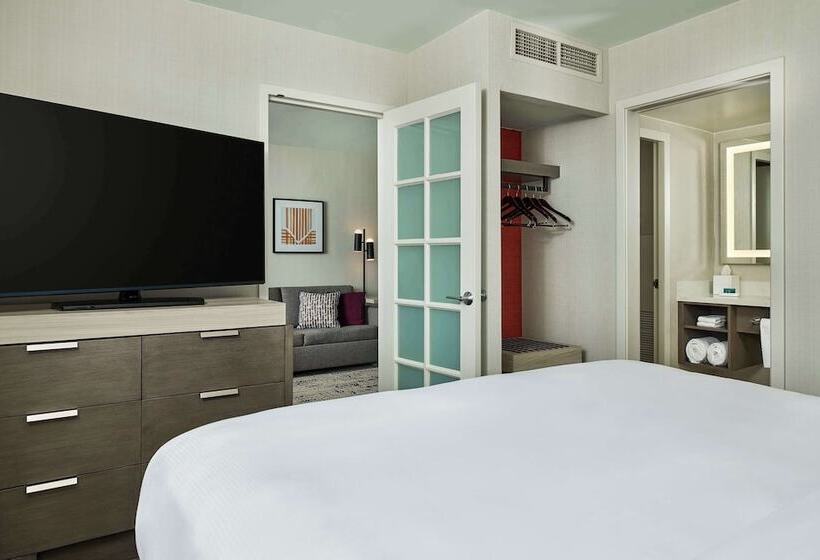 سوییت, Hilton Kansas City Country Club Plaza