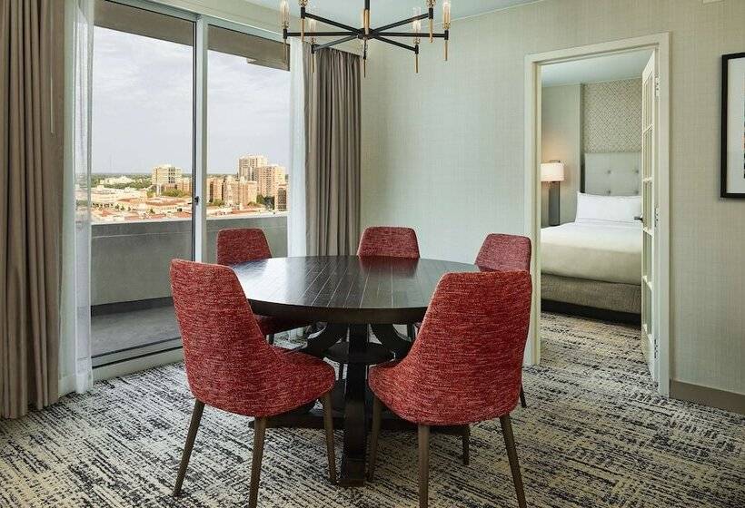 سوئیت پرزیدنت, Hilton Kansas City Country Club Plaza