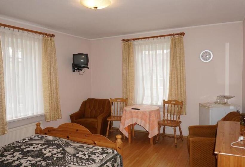 اتاق استاندارد, Majori Guesthouse