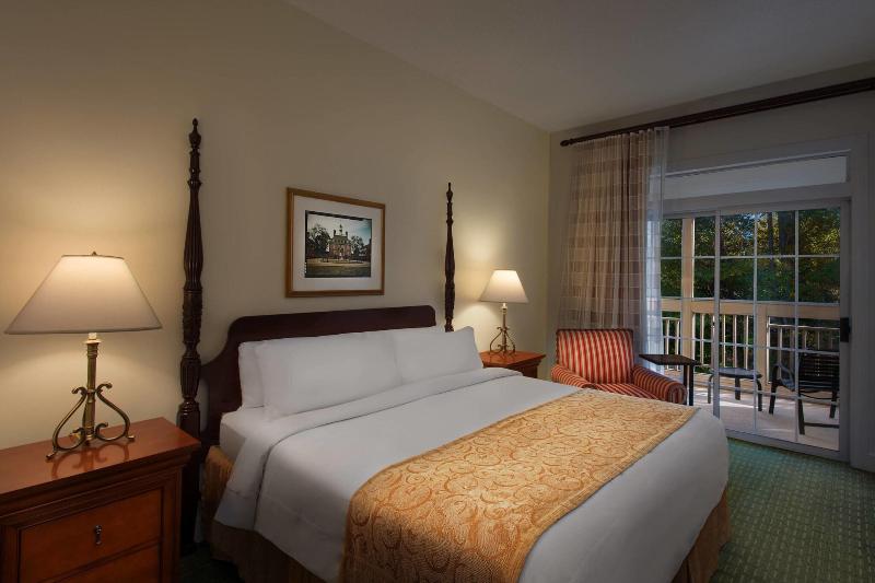 اتاق استاندارد با تخت بزرگ, Marriott's Manor Club at Ford's Colony
