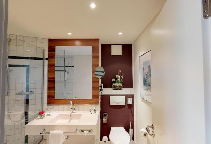 اتاق سوپریور با تخت بزرگ, Mercure Tagungs  & Landhotel Krefeld