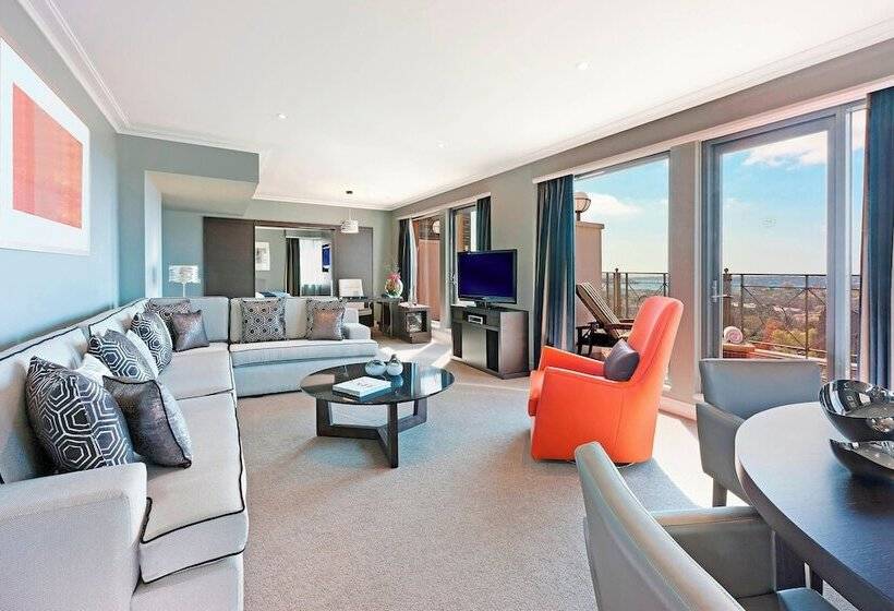 Deluxe Suite, Sheraton Grand Sydney Hyde Park