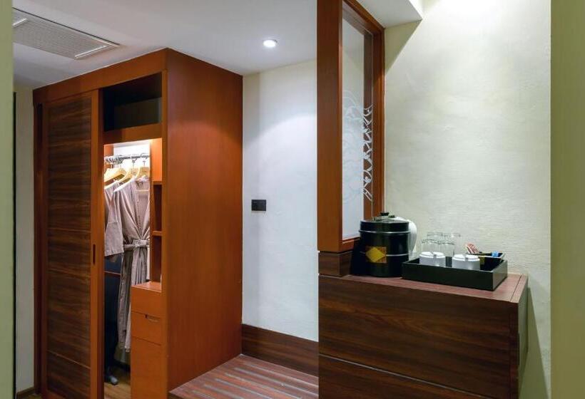 اتاق سوپریور با تخت بزرگ, Novotel Phuket Vintage Park Resort
