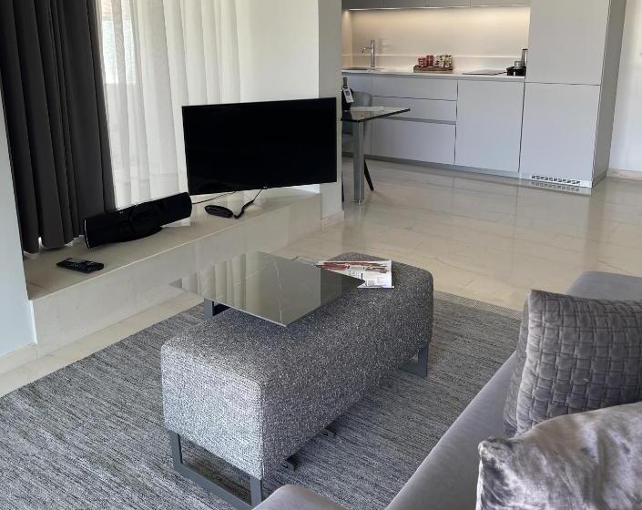 سوییت جونیور, Brasil Suites Boutique