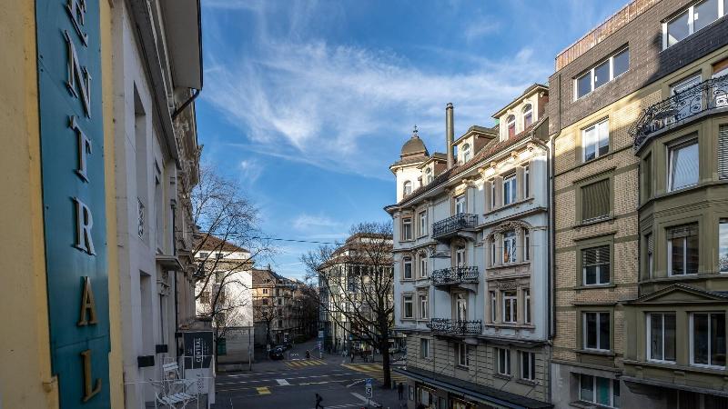 اتاق خانوادگی, Central Luzern