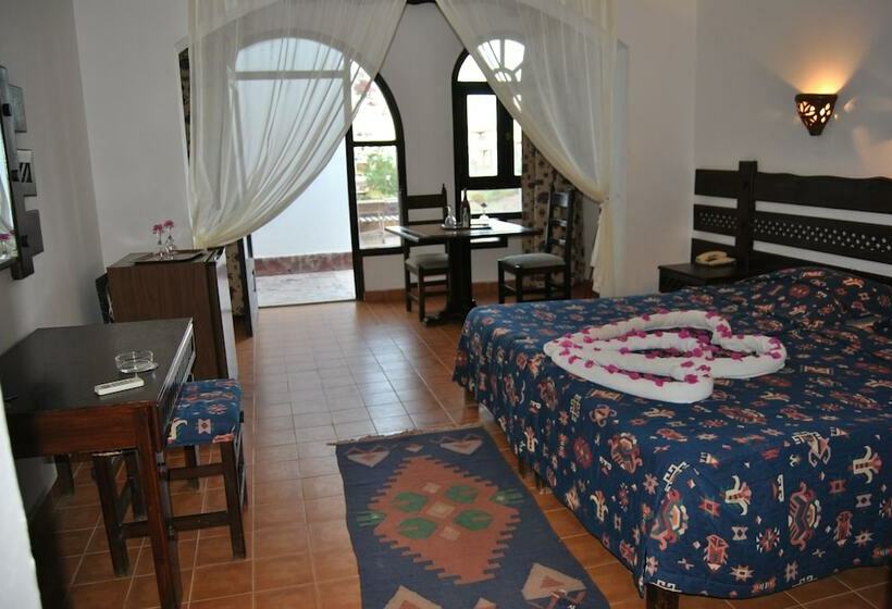 Comfort Triple Room, Daniela Diving Resort Dahab