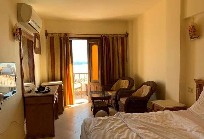 Economy Room, Dyarna Dahab