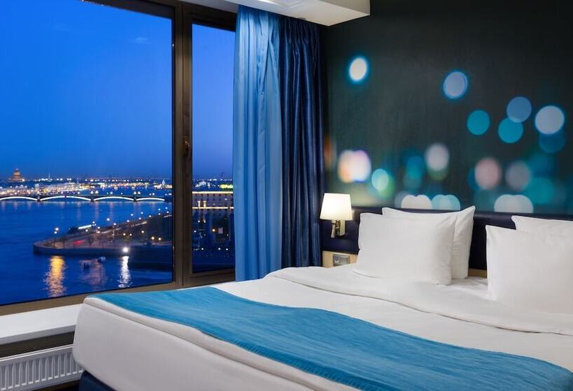 Deluxe room with river view, Saint Petersburg
