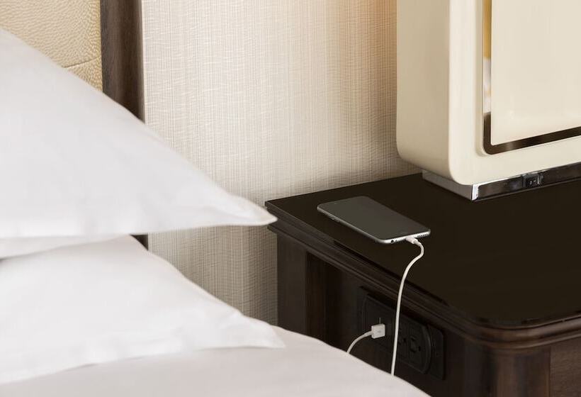 سوئیت کلاب, Sheraton Vancouver Wall Centre