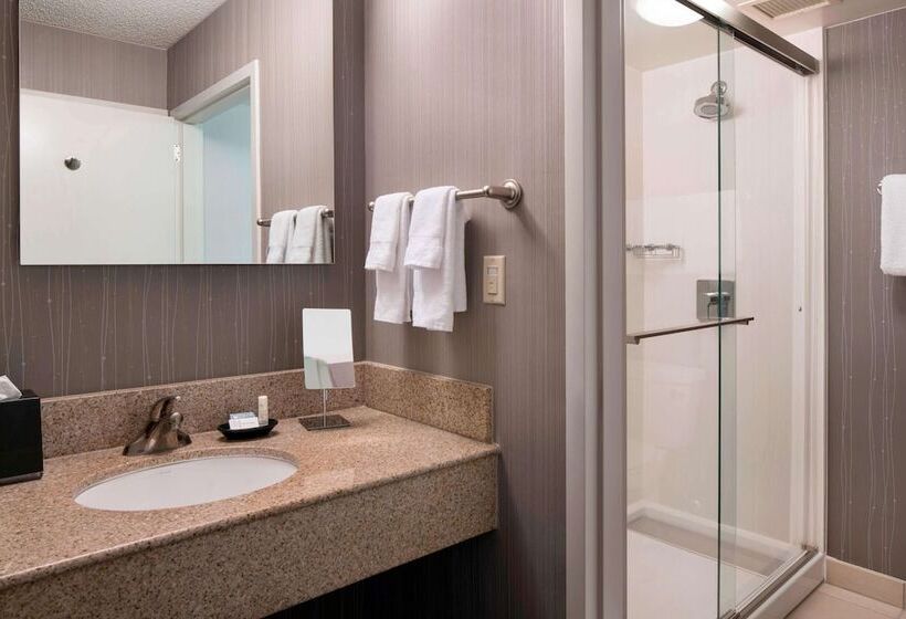 Suite Vue Piscine, Sonesta Select Los Angeles Torrance South Bay