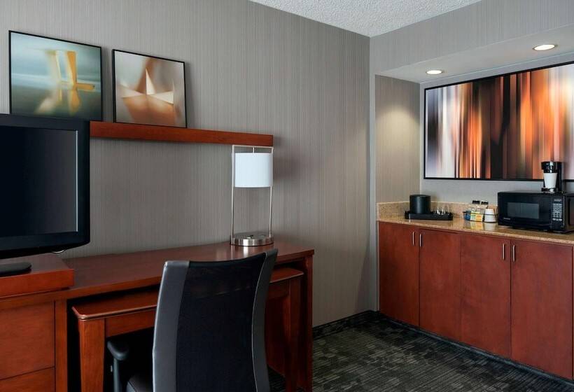 Suite met Uitzicht op het Zwembad, Sonesta Select Los Angeles Torrance South Bay