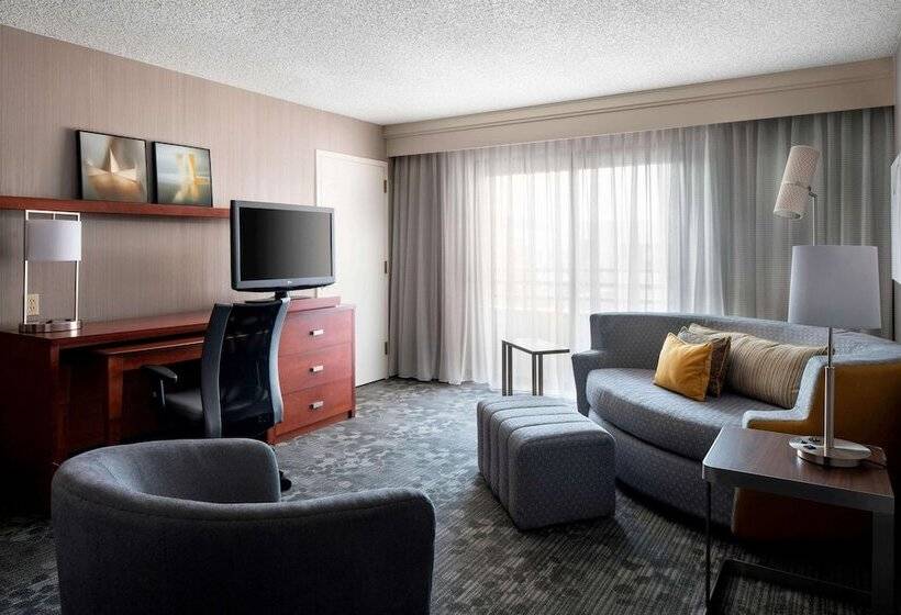 Suite met Uitzicht op het Zwembad, Sonesta Select Los Angeles Torrance South Bay