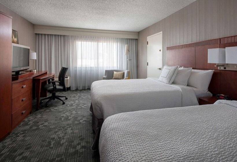 Suite met Uitzicht op het Zwembad, Sonesta Select Los Angeles Torrance South Bay