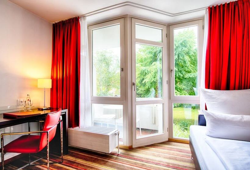 Quarto superior, Leonardo  Munich City West