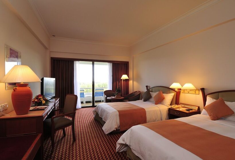 اتاق اجرایی با چشم‌انداز دریا, Parkcity Everly Hotel Miri