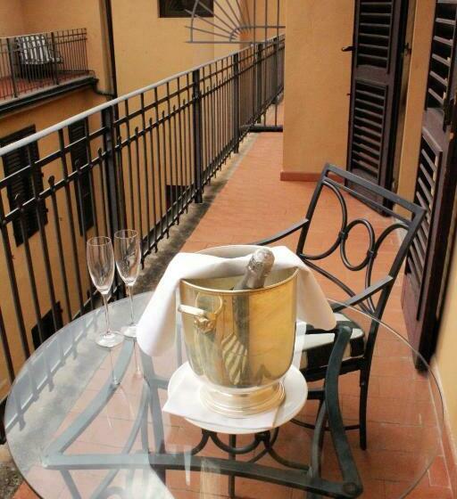 Superior Room with Terrace, Albani Firenze