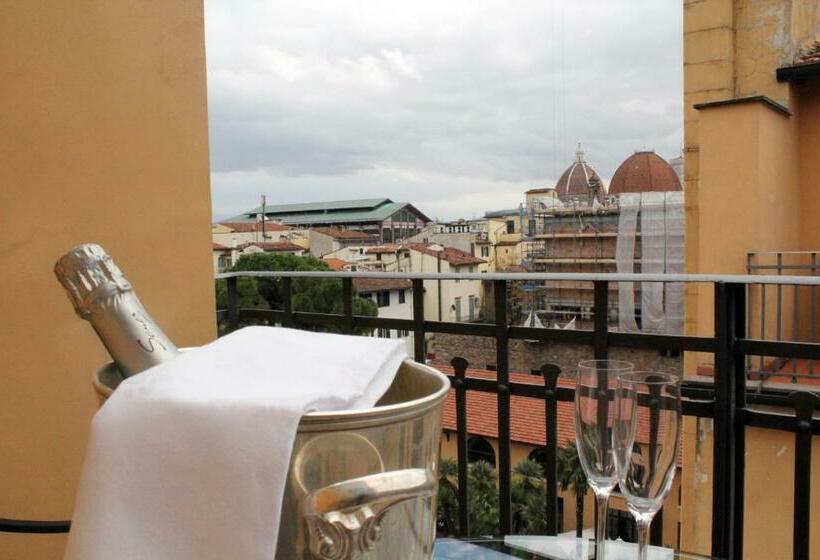 Superior Room with Terrace, Albani Firenze