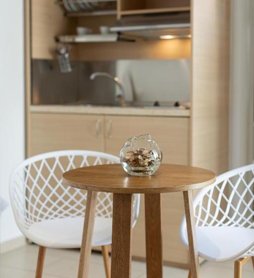 استودیوی استاندارد, Andromeda Residence
