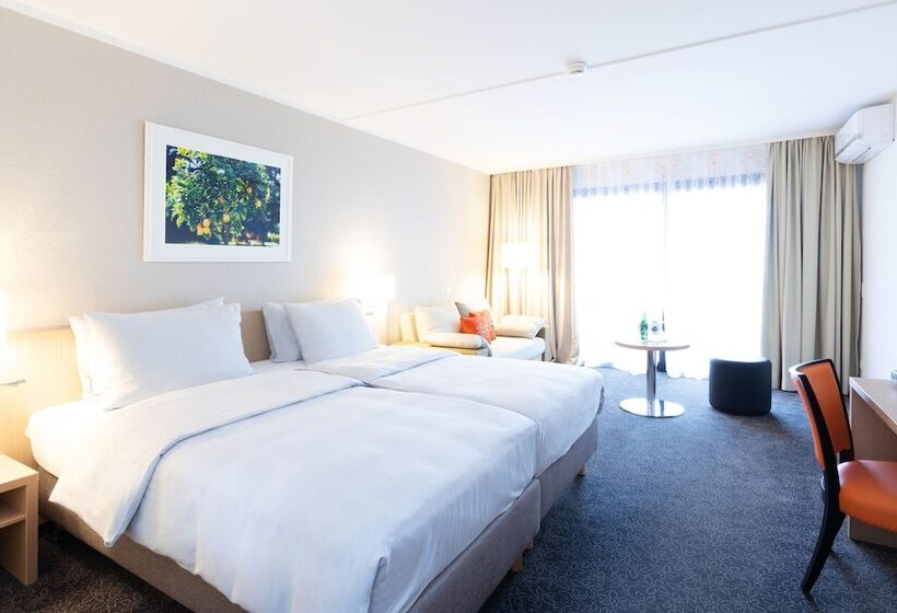 Номер Deluxe Вид на Озеро, H4 Hotel Arcadia Locarno