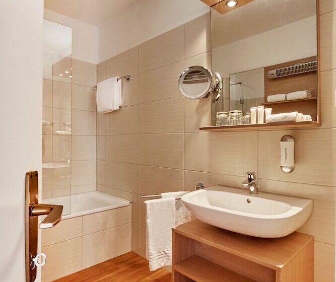 Номер Superior, H4 Hotel Arcadia Locarno