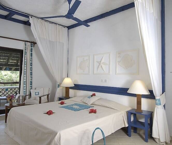 سوییت لوکس, Pinewood Beach Resort And Spa