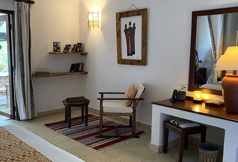 سوییت لوکس, Pinewood Beach Resort And Spa