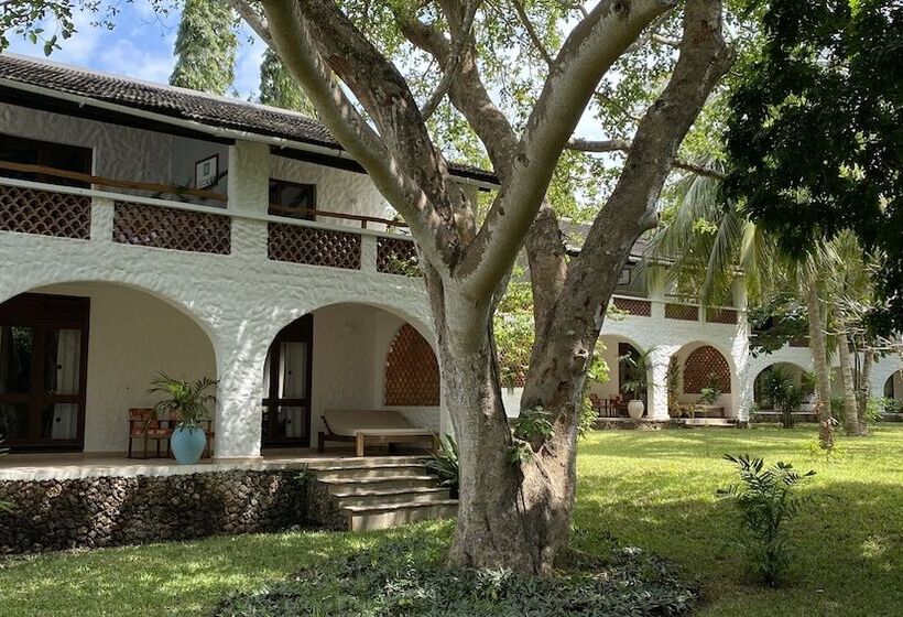 اتاق لوکس, Pinewood Beach Resort And Spa