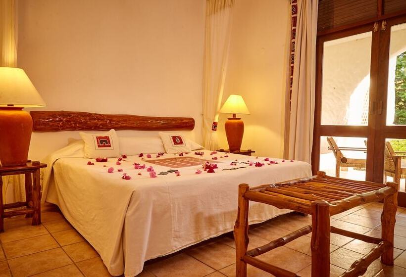 اتاق لوکس, Pinewood Beach Resort And Spa