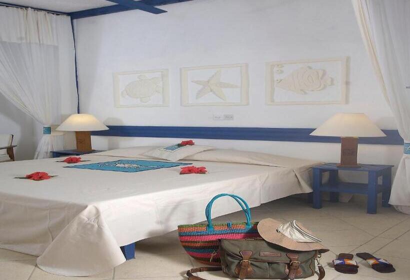 اتاق لوکس, Pinewood Beach Resort And Spa