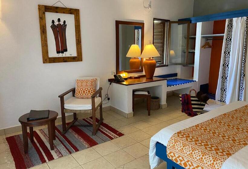 اتاق لوکس, Pinewood Beach Resort And Spa