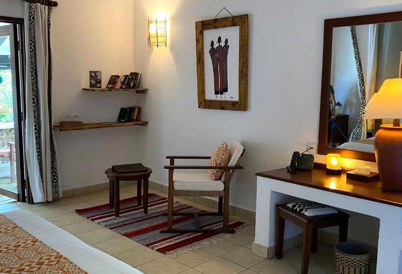 اتاق لوکس, Pinewood Beach Resort And Spa