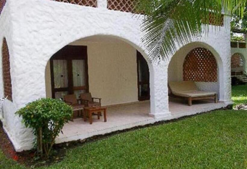 سوییت لوکس, Pinewood Beach Resort And Spa
