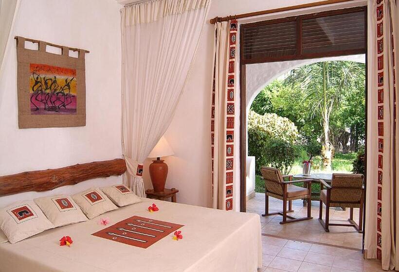 سوییت لوکس, Pinewood Beach Resort And Spa