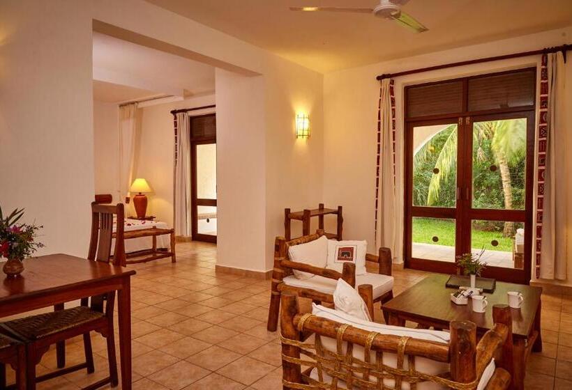 سوییت لوکس, Pinewood Beach Resort And Spa