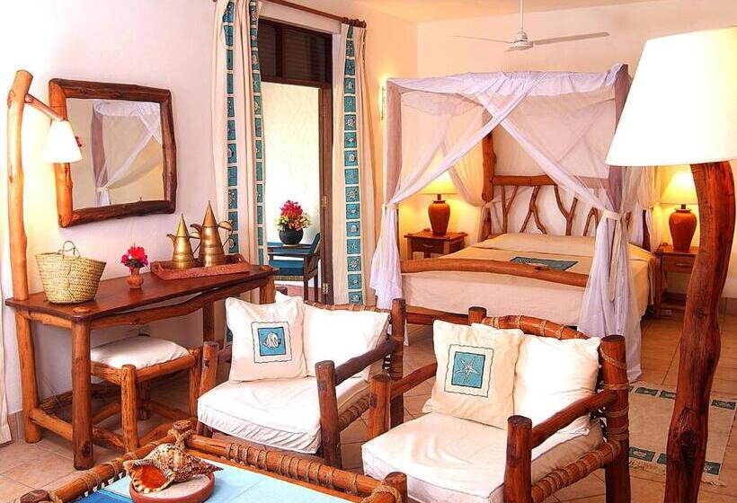 سوییت اجرایی, Pinewood Beach Resort And Spa