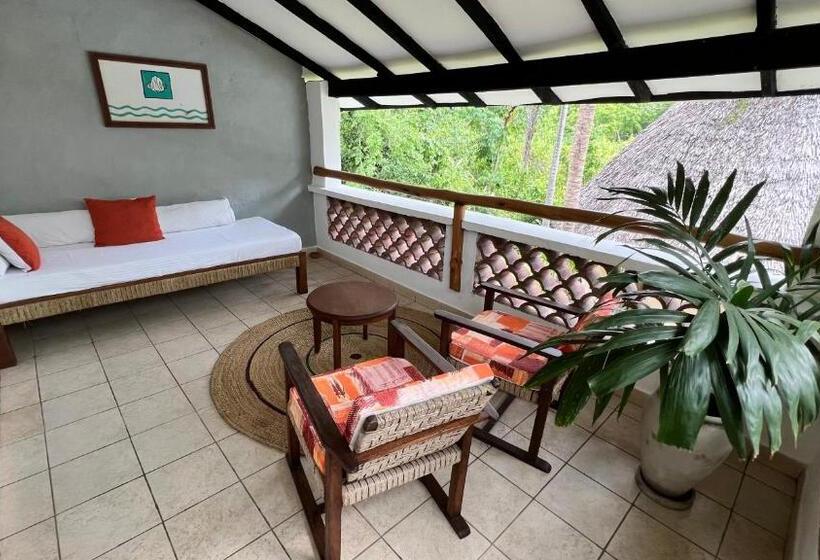 اتاق سوپریور با چشم‌انداز باغ, Pinewood Beach Resort And Spa