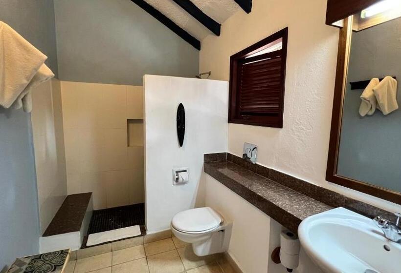 اتاق سوپریور با چشم‌انداز باغ, Pinewood Beach Resort And Spa