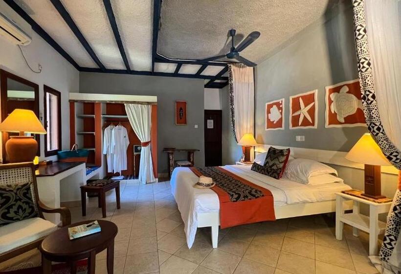 اتاق سوپریور با چشم‌انداز باغ, Pinewood Beach Resort And Spa