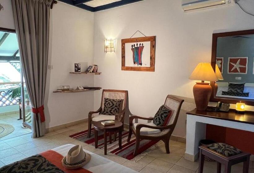 اتاق سوپریور با چشم‌انداز باغ, Pinewood Beach Resort And Spa