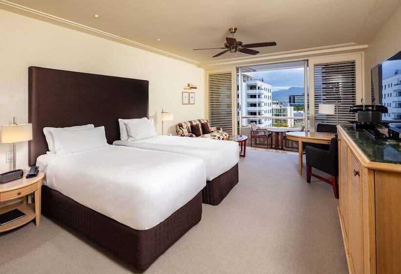 اتاق سوپریور با چشم‌انداز شهر, Pullman Reef Hotel Casino