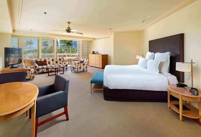 سوییت جونیور با چشم‌انداز شهر, Pullman Reef Hotel Casino