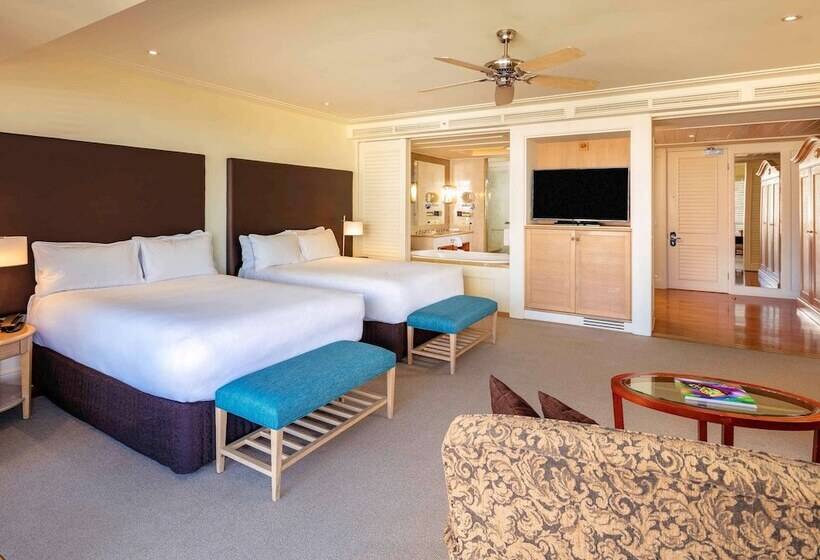 سوییت جونیور با چشم‌انداز شهر, Pullman Reef Hotel Casino