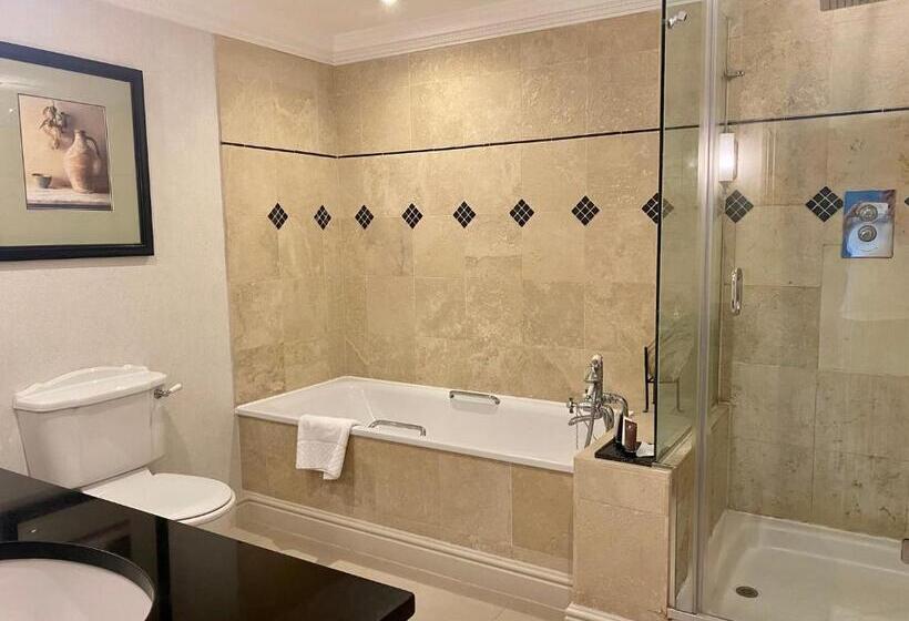 سوییت جونیور, Rowhill Grange Hotel & Utopia Spa