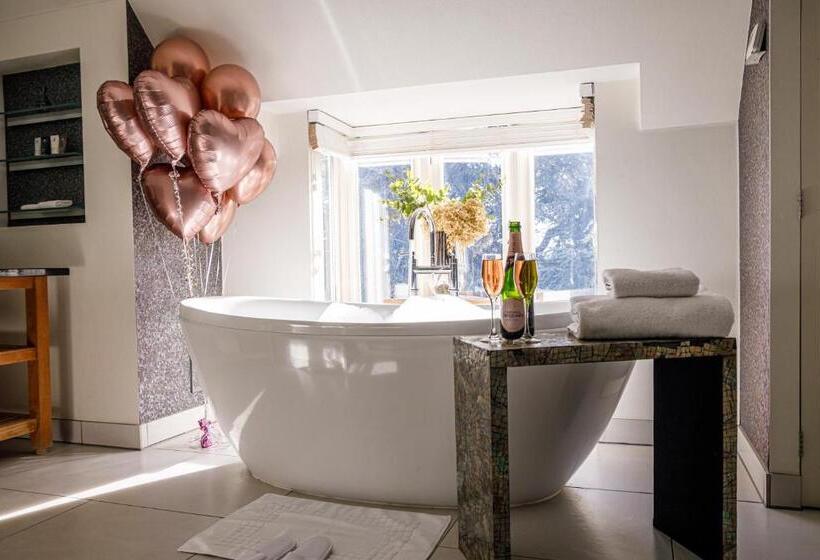 سوئیت مستر, Rowhill Grange Hotel & Utopia Spa