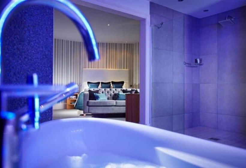 سوئیت مستر, Rowhill Grange Hotel & Utopia Spa